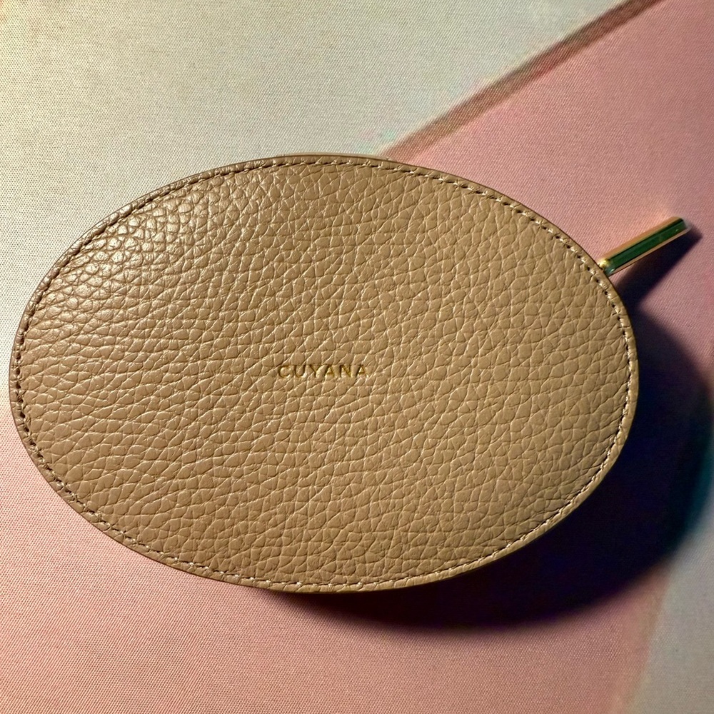 Cuyana Beige Leather Clutch